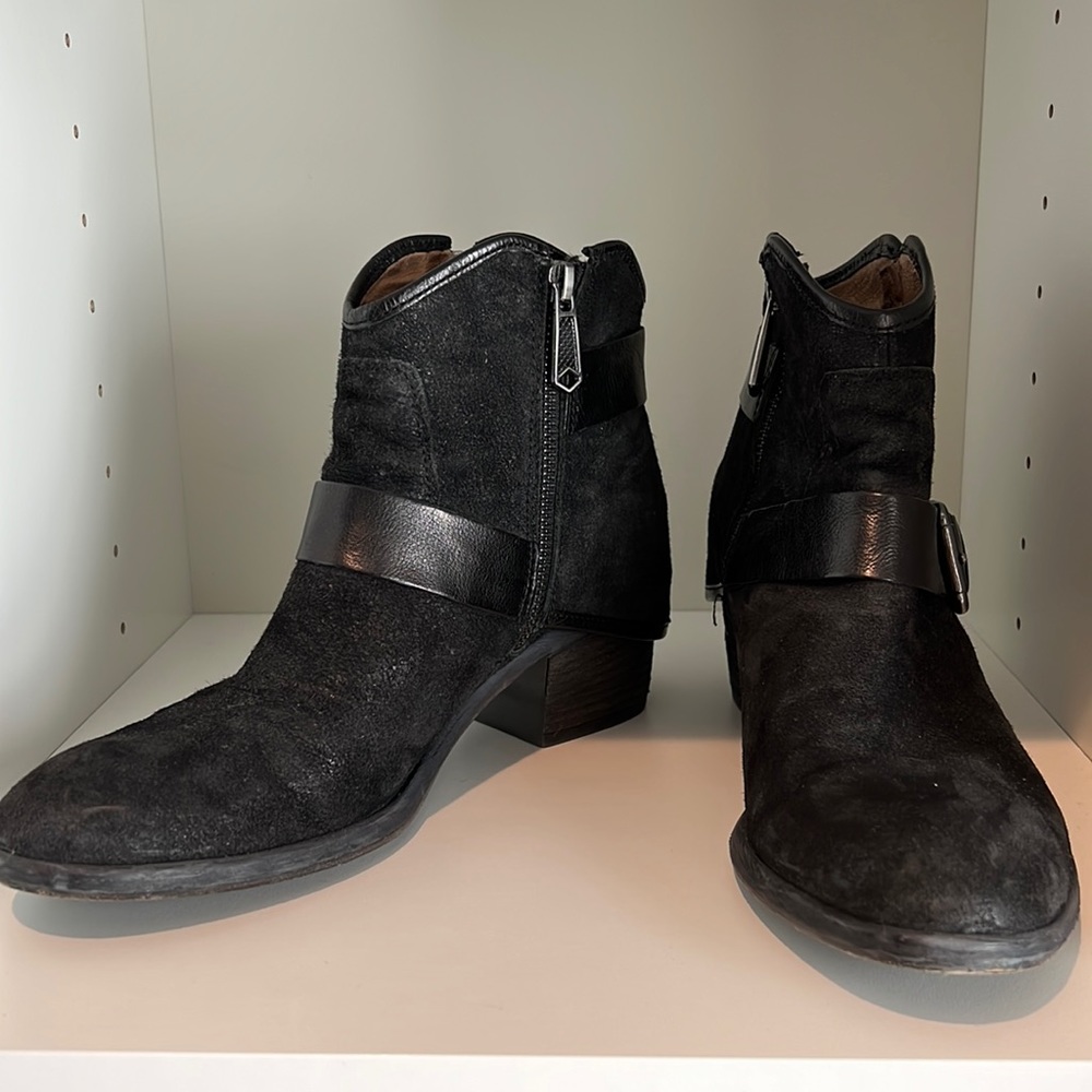 Donald J Pliner suede black ankle boots